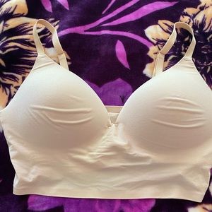 VS wireless lounge bra NEW